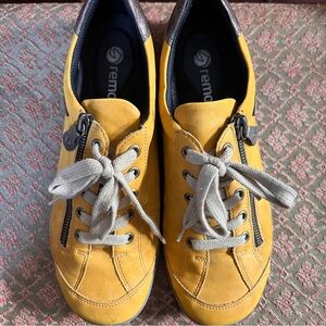 Remonte Mustard Trainers with Unique Side Zipper